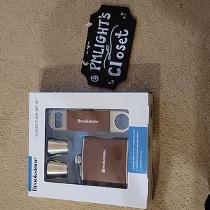 Brookstone Classic Flask Gift Set New Brown Silver